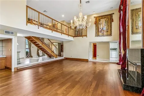 $725,000 | 1 Rue Royale, Metairie, LA 70002