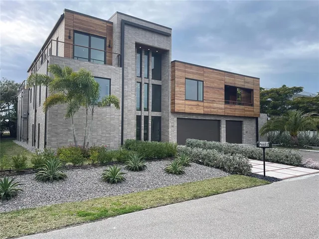 $3,350,000 | 2945 Pyrula Drive, Longboat Key, FL 34228