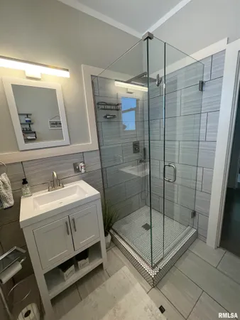 $249,200 | 2026 Hampshire Street, Quincy, IL 62301