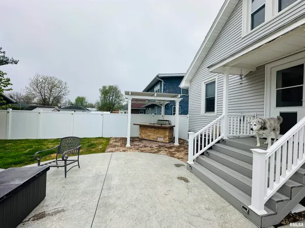 $249,200 | 2026 Hampshire Street, Quincy, IL 62301