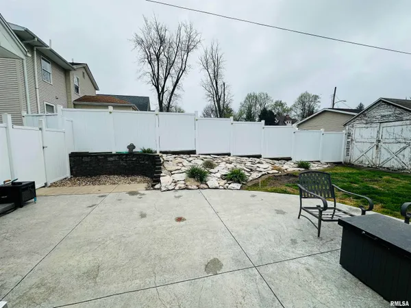 $249,200 | 2026 Hampshire Street, Quincy, IL 62301