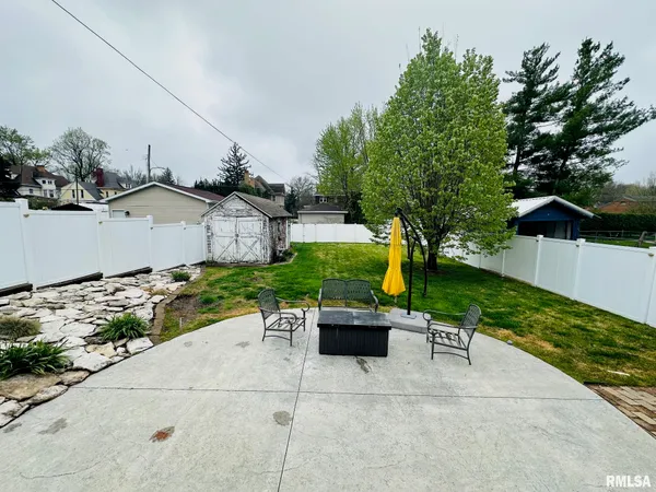 $249,200 | 2026 Hampshire Street, Quincy, IL 62301