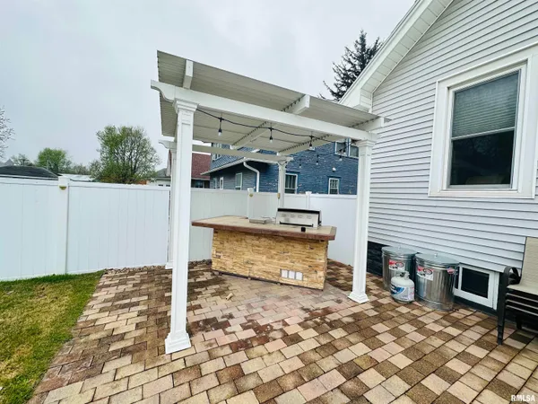 $249,200 | 2026 Hampshire Street, Quincy, IL 62301