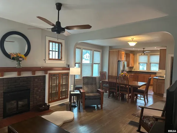 $249,200 | 2026 Hampshire Street, Quincy, IL 62301
