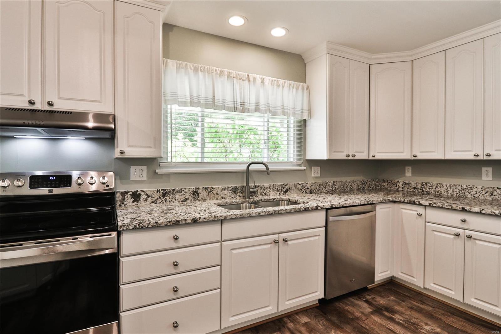 4771 Theiss Road St. Louis, MO 63128 - Photo 5 of 27