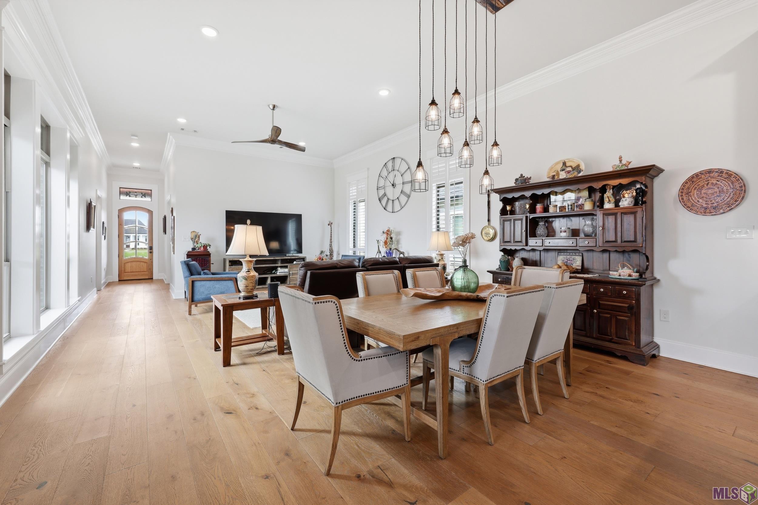 202 Rue Etienne Thibodaux, LA 70301 - Photo 4 of 31 Den open to dining