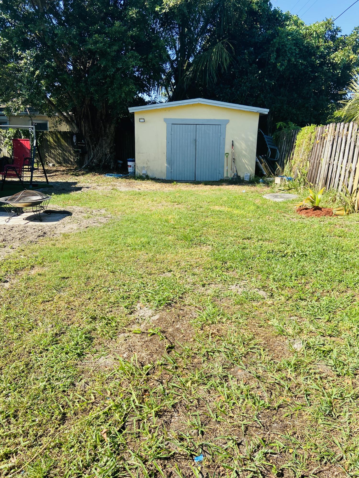 829 Cherry Road West Palm Beach, FL 33409 - Photo 16 of 18 Shed