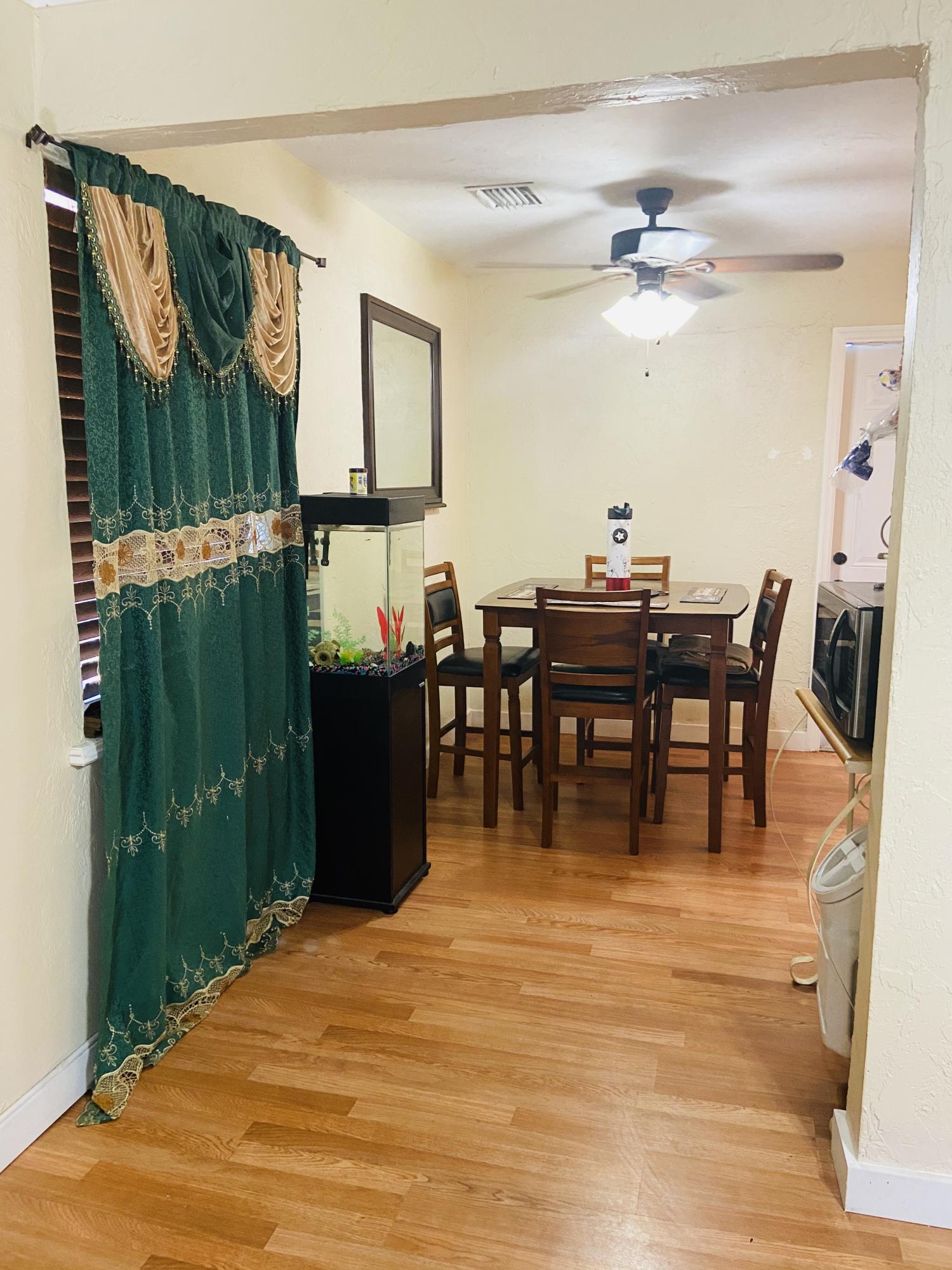 829 Cherry Road West Palm Beach, FL 33409 - Photo 6 of 18 Dining Area