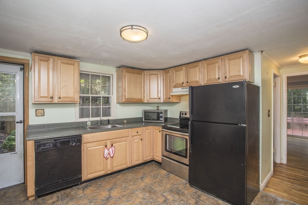 99 Scadding Street Taunton, MA 02780 - Photo 4 of 24 Gallery Image 4