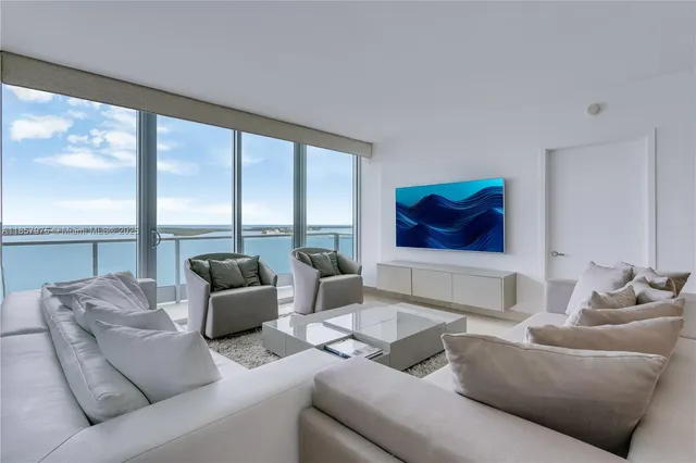 $1,795,000 | 1331 Brickell Bay Drive, Unit 2709, Miami, FL 33131