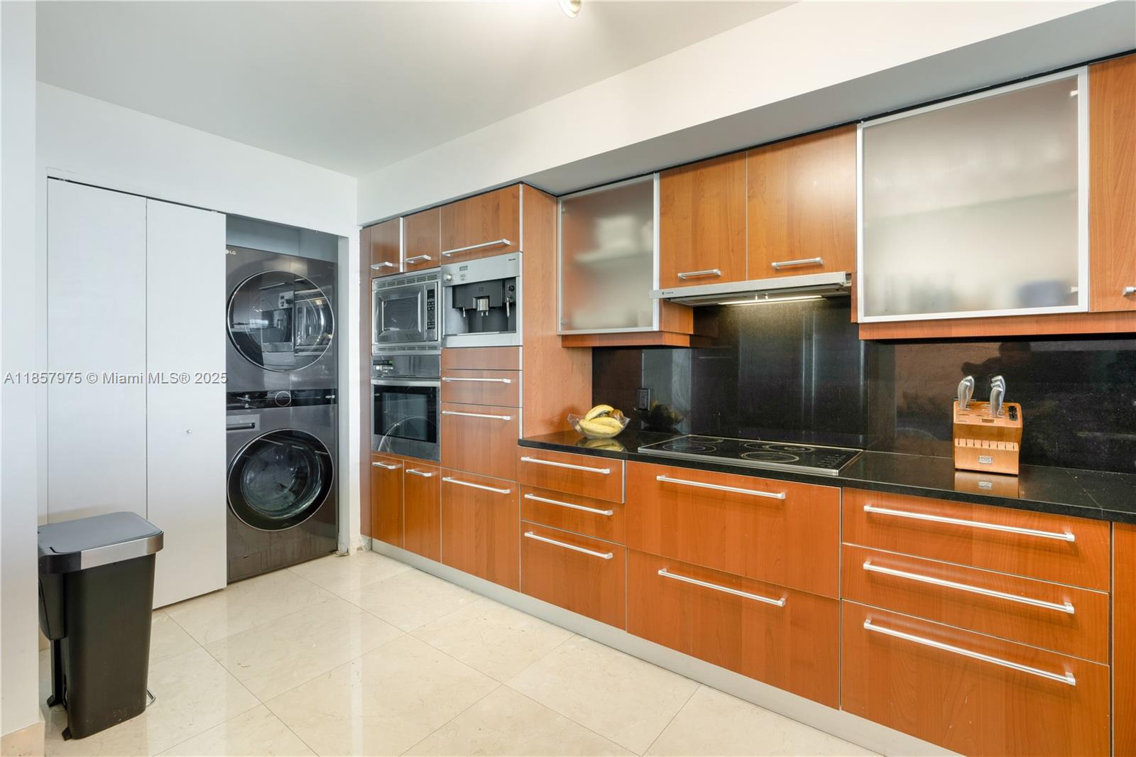 1331 Brickell Bay Drive, Unit 2709 Miami, FL 33131 - Photo 5 of 16