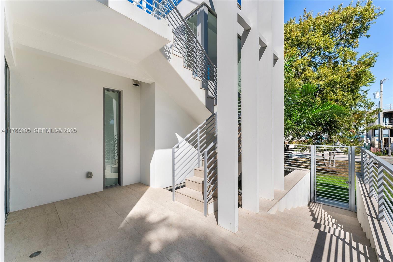 1250 North Venetian Way Miami, FL 33139 - Photo 47 of 61