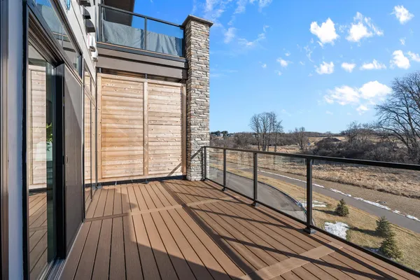 $975,000 | 1 Hill Farm Court, Unit 210, North Oaks, MN 55127