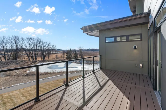 $975,000 | 1 Hill Farm Court, Unit 210, North Oaks, MN 55127