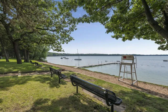 $975,000 | 1 Hill Farm Court, Unit 210, North Oaks, MN 55127