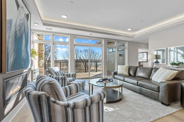 $975,000 | 1 Hill Farm Court, Unit 210, North Oaks, MN 55127