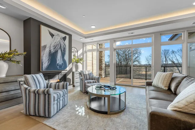 $975,000 | 1 Hill Farm Court, Unit 210, North Oaks, MN 55127