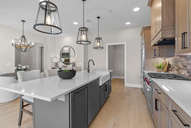 $975,000 | 1 Hill Farm Court, Unit 210, North Oaks, MN 55127