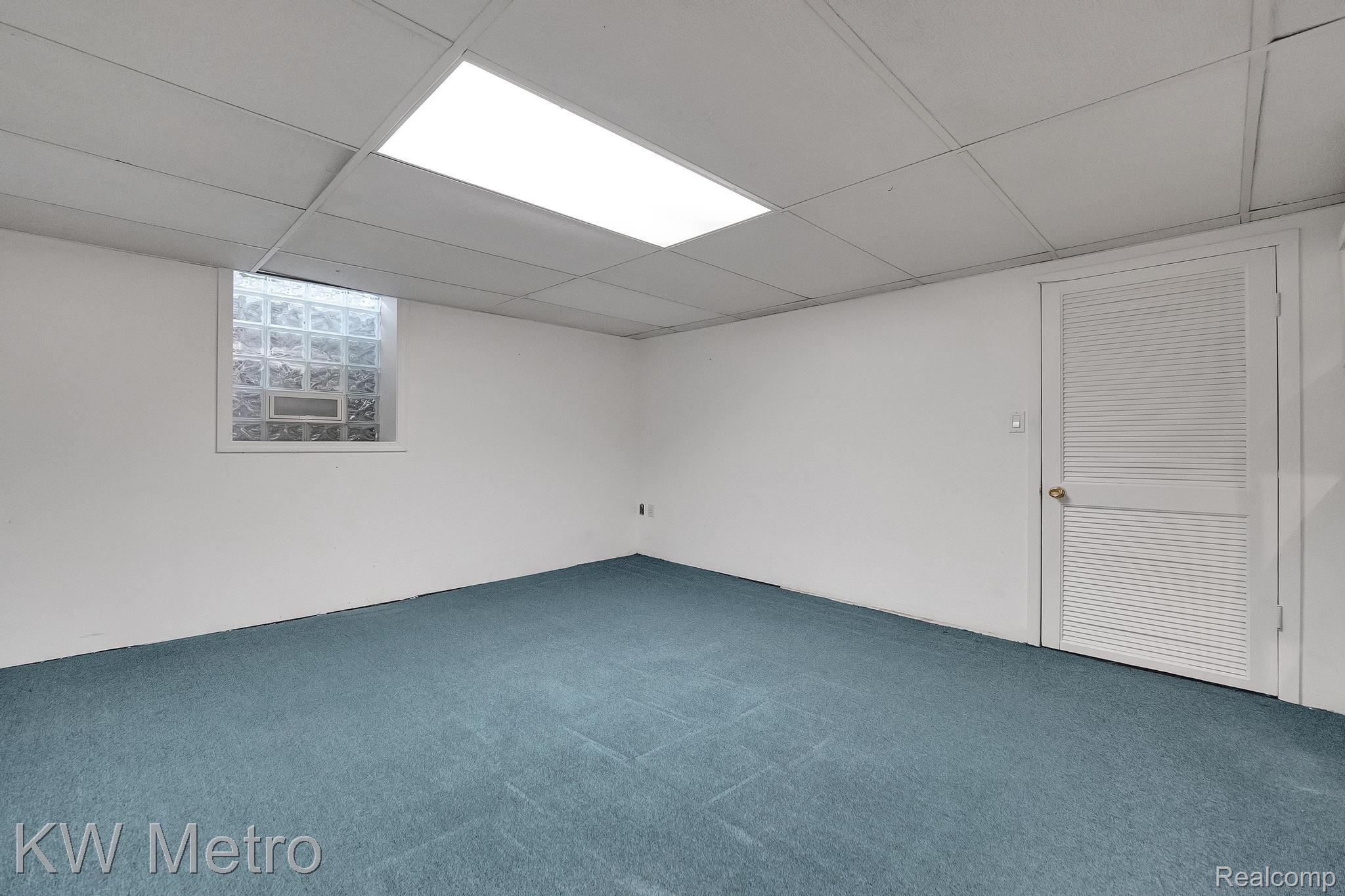 1964 Graefield Road Birmingham, MI 48009 - Photo 17 of 26 Great "Bonus" Space