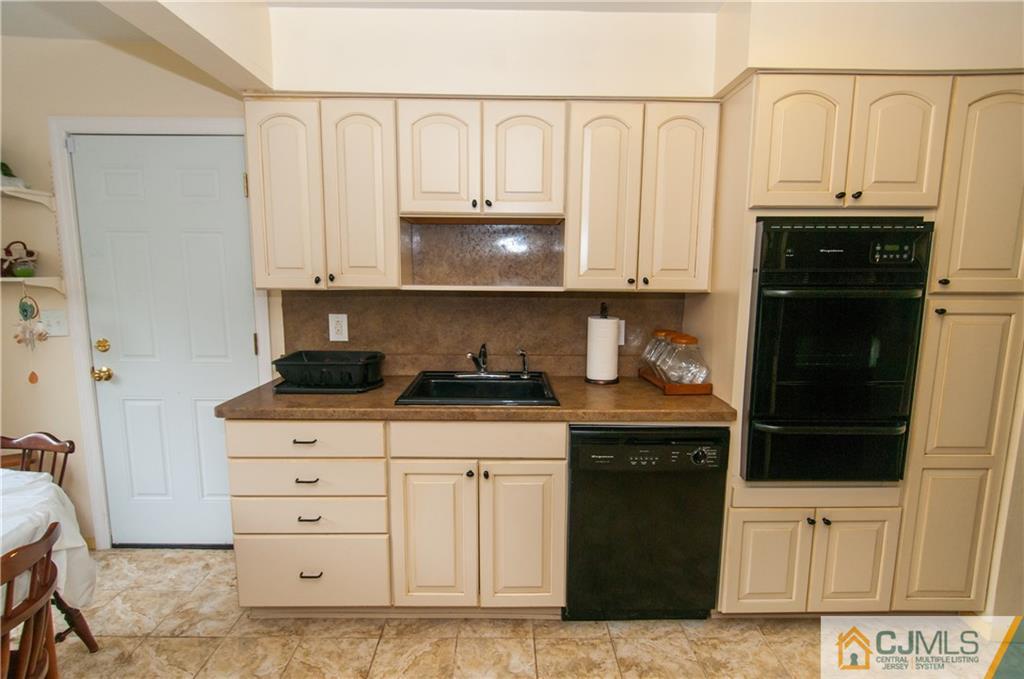 14 Brian Road Edison, NJ 08817 - Photo 14 of 23 Gallery Image 14