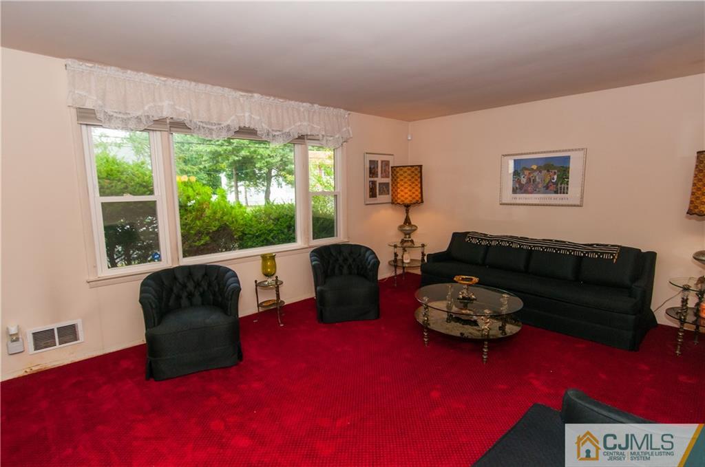 14 Brian Road Edison, NJ 08817 - Photo 8 of 23 Gallery Image 8