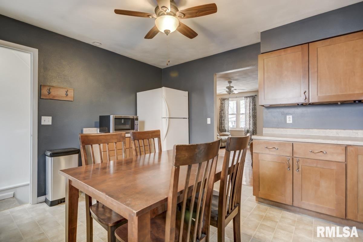 2802 East Black Avenue Springfield, IL 62702 - Photo 11 of 36