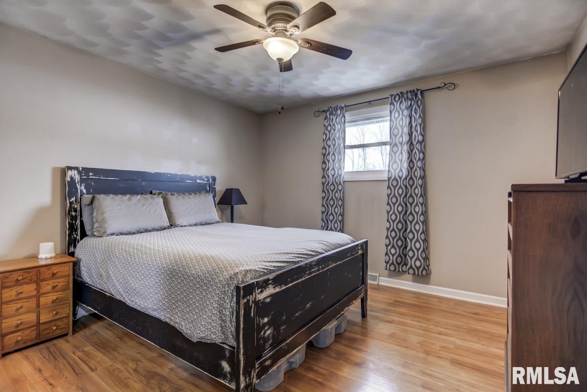 2802 East Black Avenue Springfield, IL 62702 - Photo 15 of 36