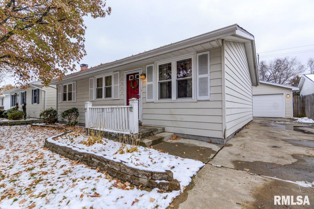 2802 East Black Avenue Springfield, IL 62702 - Photo 4 of 36