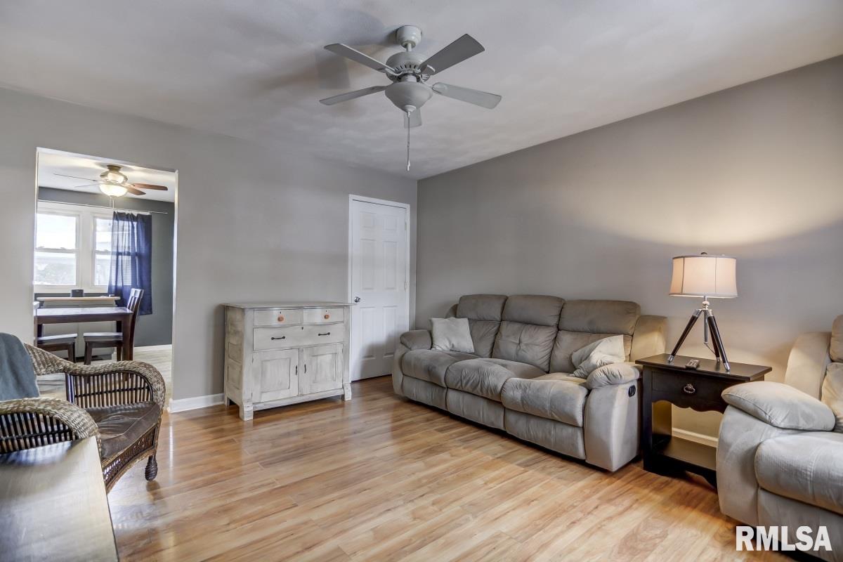 2802 East Black Avenue Springfield, IL 62702 - Photo 8 of 36