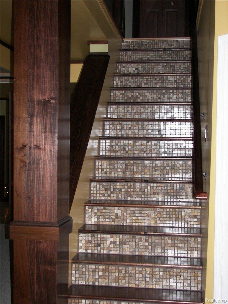 4271 Cahokia Ridge Linden, MI 48451 - Photo 20 of 25 Tile stairs