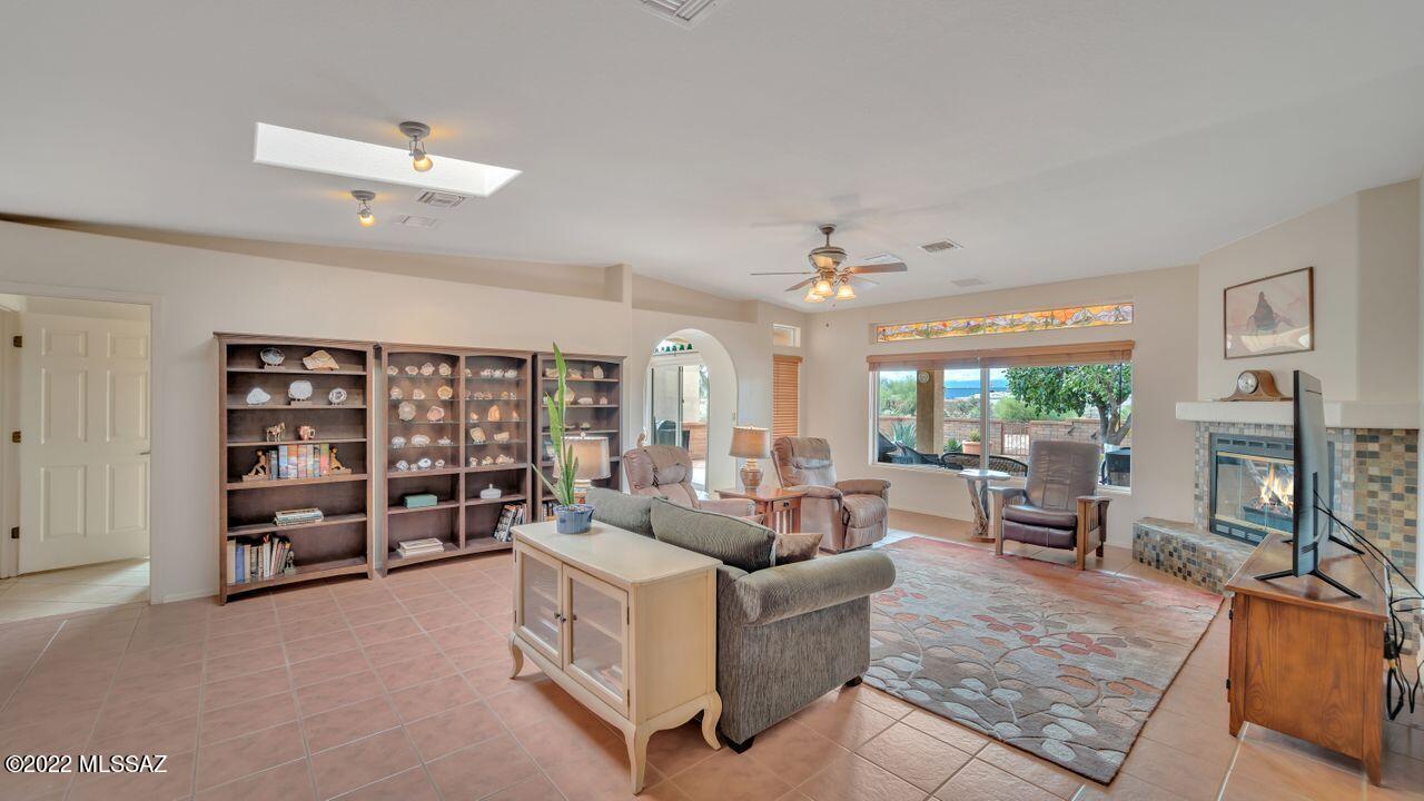701 West Rio Moctezuma Green Valley, AZ 85614 - Photo 6 of 26 Gallery Image 6