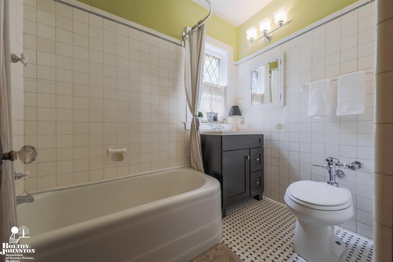898 Westchester Road Grosse Pointe Park, MI 48230 - Photo 25 of 57