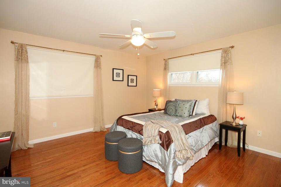 6705 Braddock Road Springfield, VA 22151 - Photo 13 of 30 Bedroom (Master)