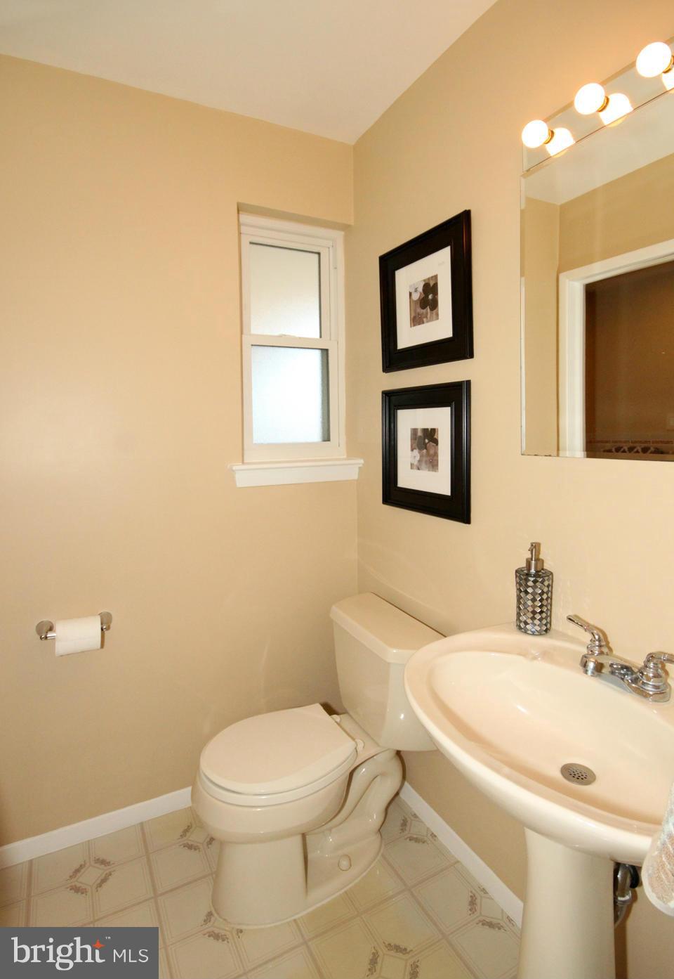6705 Braddock Road Springfield, VA 22151 - Photo 15 of 30 Bath (Master)