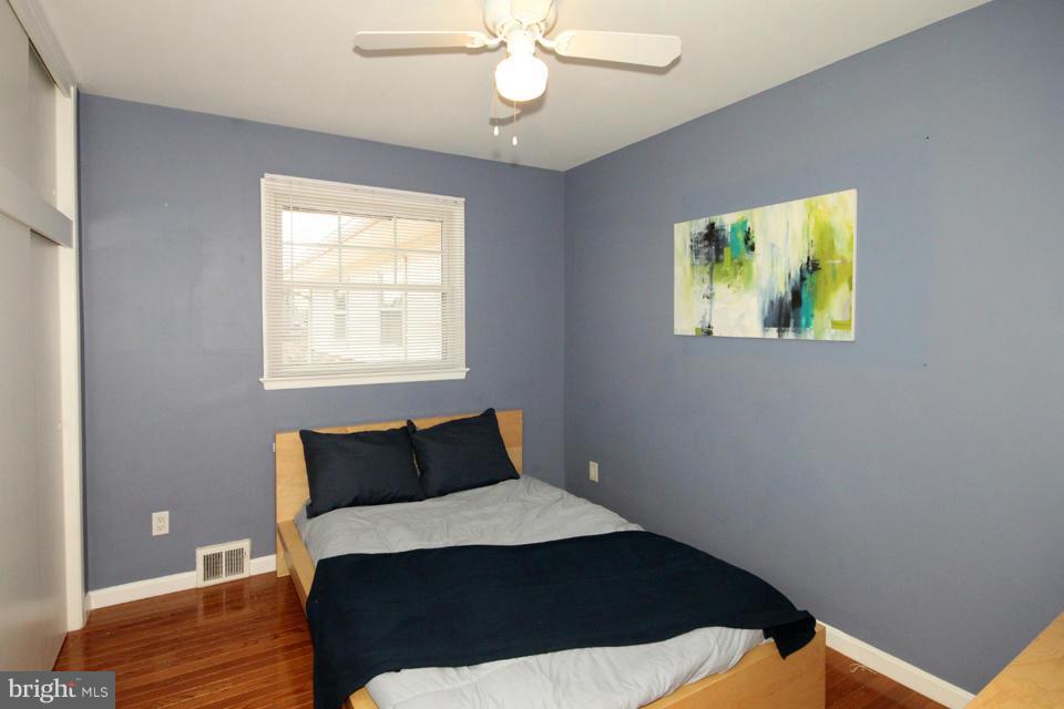6705 Braddock Road Springfield, VA 22151 - Photo 18 of 30 Bedroom