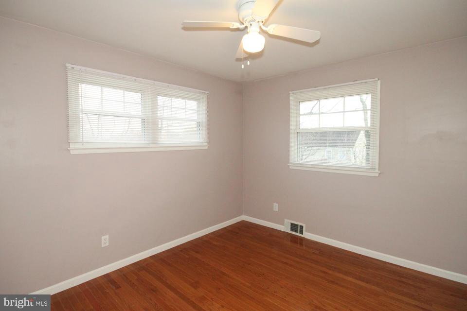 6705 Braddock Road Springfield, VA 22151 - Photo 19 of 30 Bedroom
