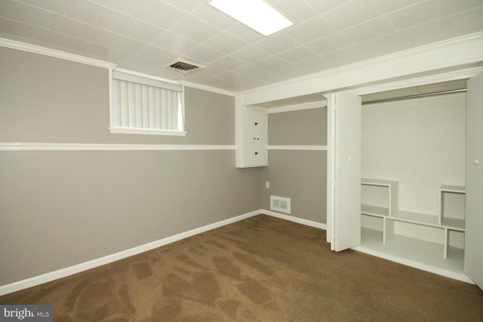 6705 Braddock Road Springfield, VA 22151 - Photo 20 of 30 Den