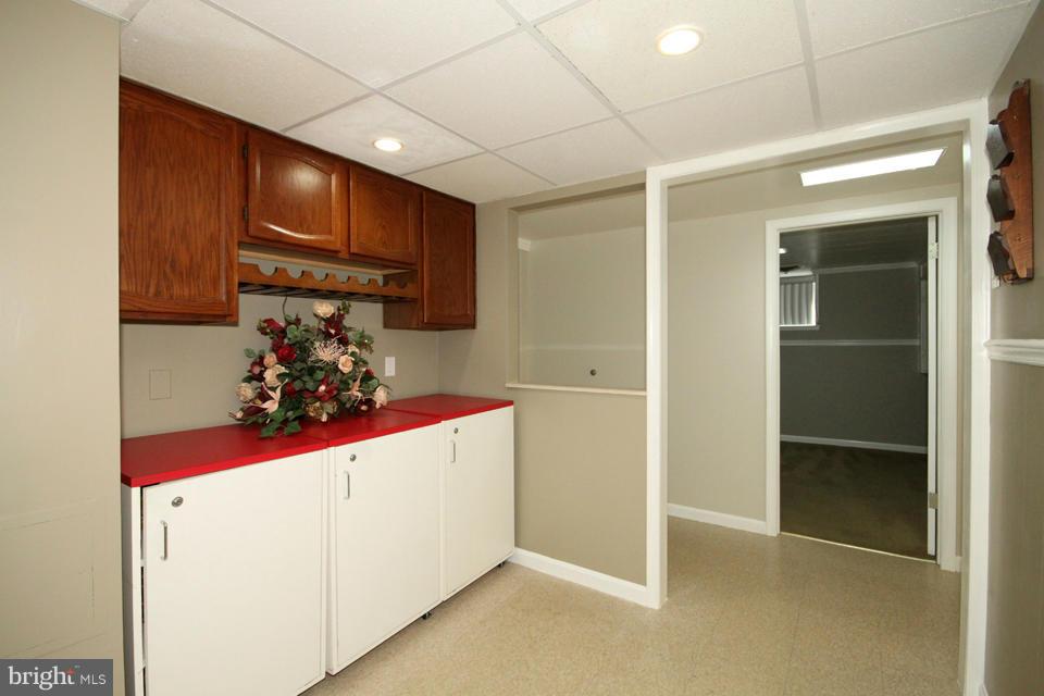 6705 Braddock Road Springfield, VA 22151 - Photo 21 of 30 Interior (General)