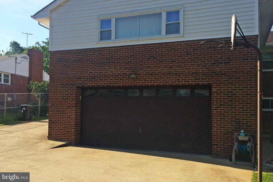 6705 Braddock Road Springfield, VA 22151 - Photo 28 of 30 Exterior (Rear)