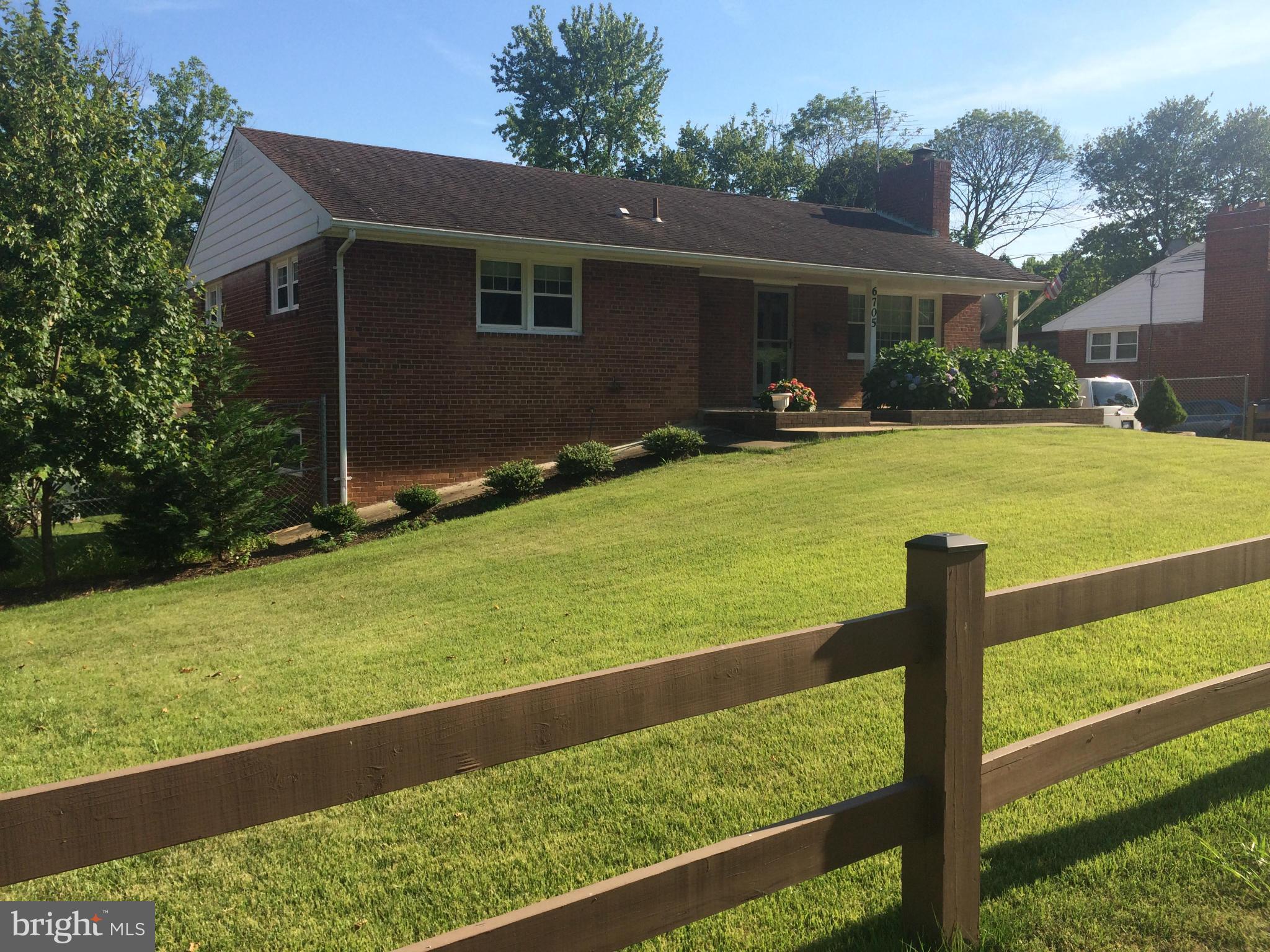 6705 Braddock Road Springfield, VA 22151 - Photo 30 of 30 Exterior (Front)