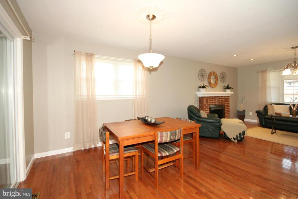 6705 Braddock Road Springfield, VA 22151 - Photo 5 of 30 Dining Room