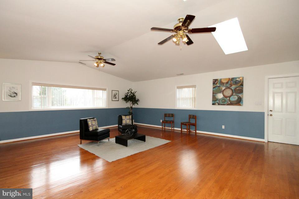 6705 Braddock Road Springfield, VA 22151 - Photo 10 of 30 Family Room