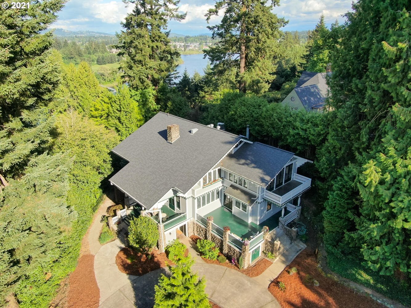 10643 South Riverside Drive Portland, OR 97219 - Photo 3 of 32 Gallery Image 3