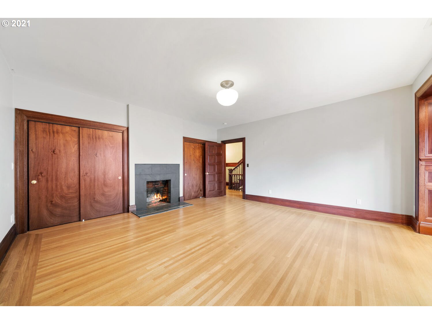 10643 South Riverside Drive Portland, OR 97219 - Photo 25 of 32 Gallery Image 25