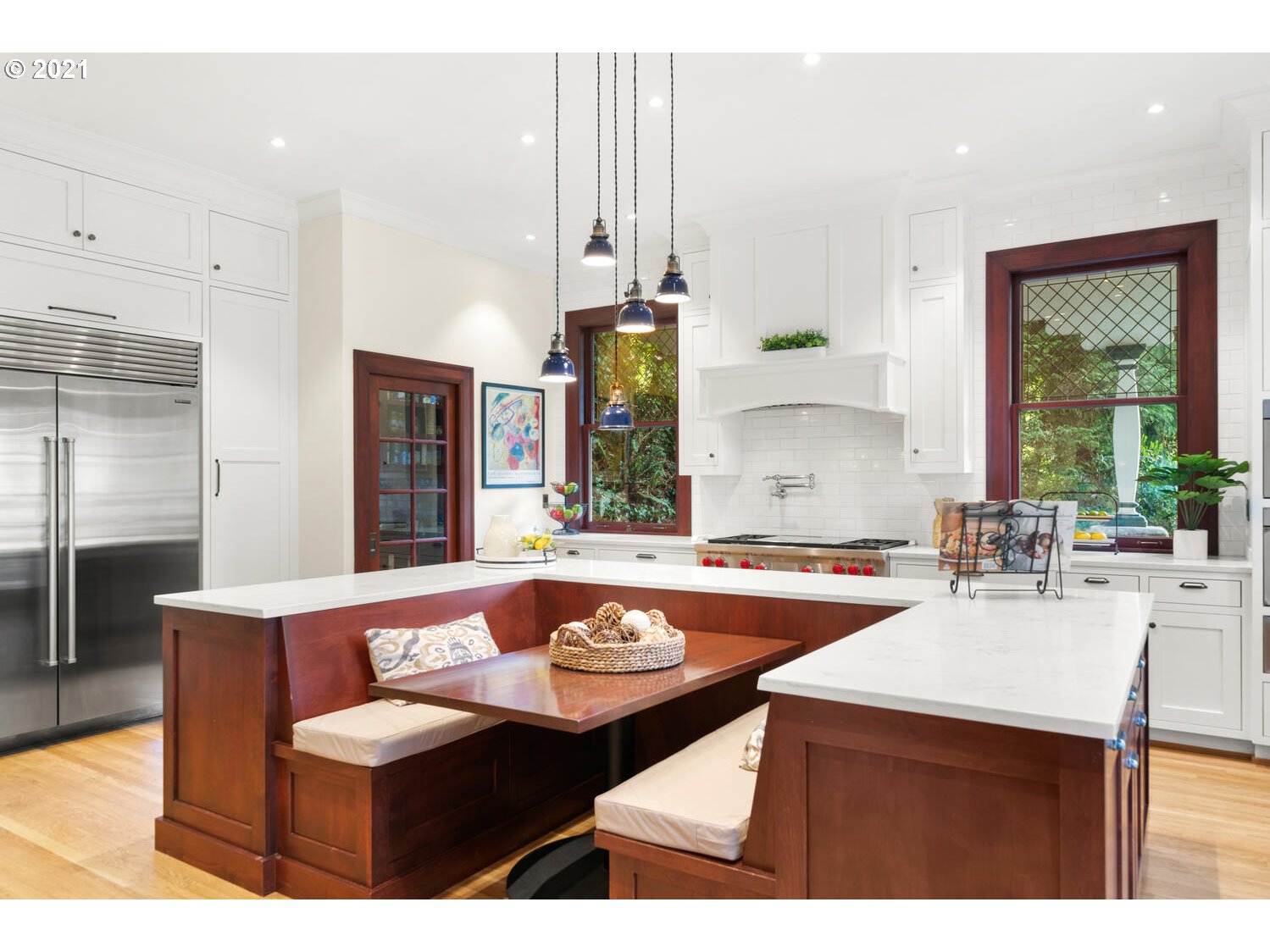 10643 South Riverside Drive Portland, OR 97219 - Photo 7 of 32 Gallery Image 7