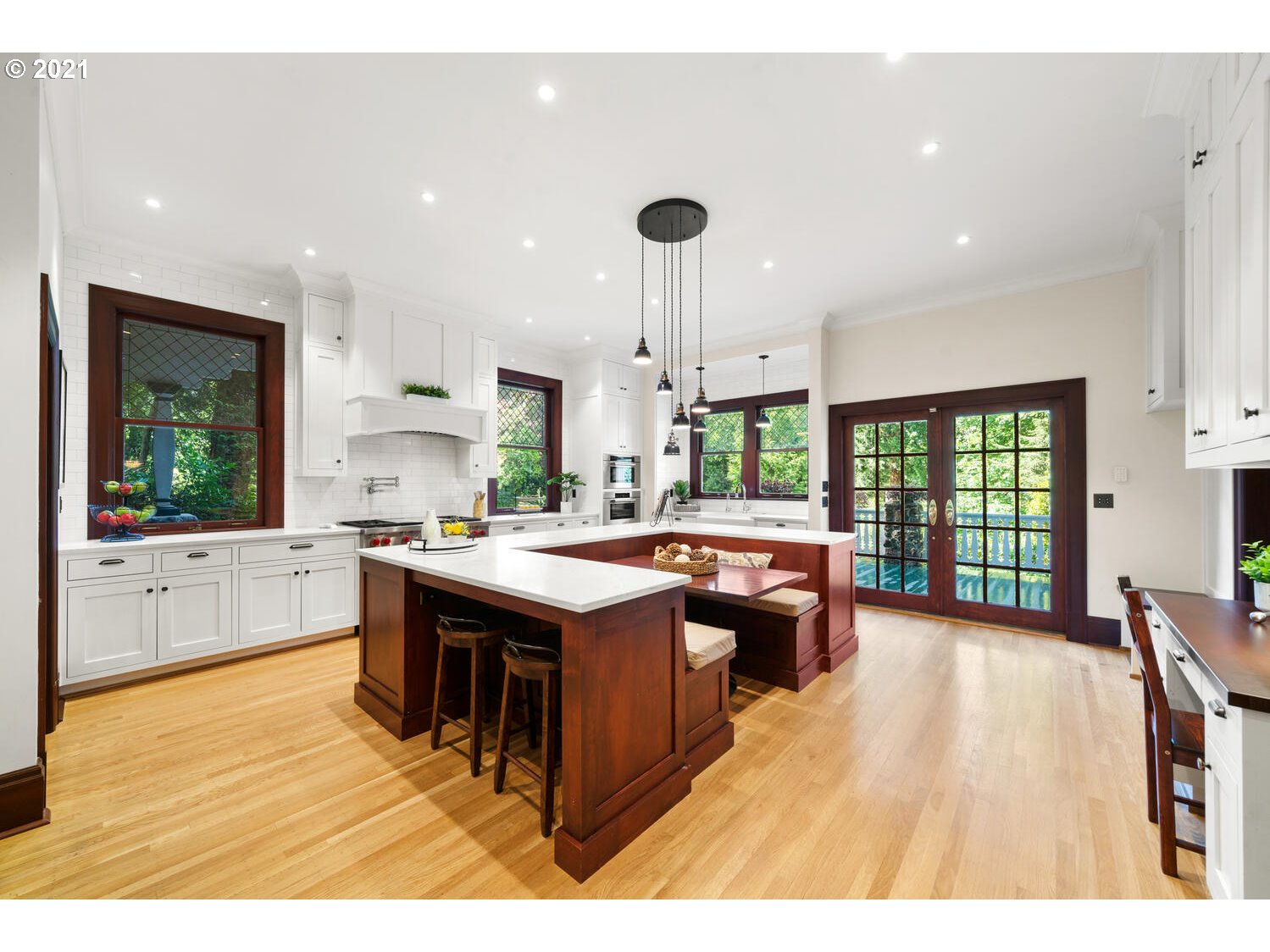10643 South Riverside Drive Portland, OR 97219 - Photo 9 of 32 Gallery Image 9