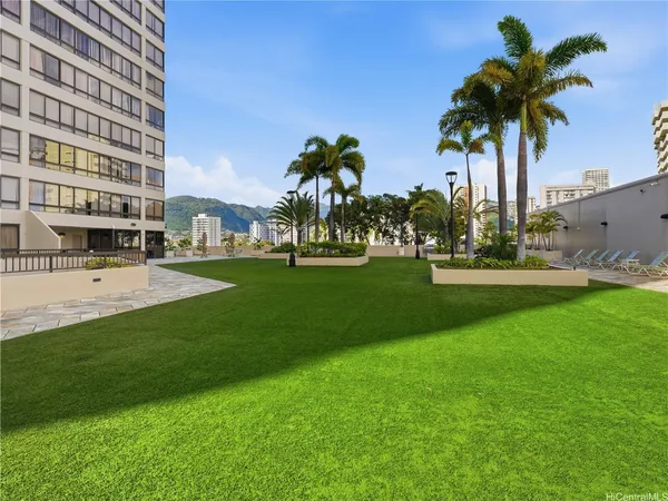 $298,000 | 2499 Kapiolani Boulevard, Unit 3202, Honolulu, HI 96826