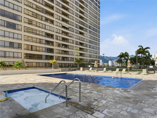 $298,000 | 2499 Kapiolani Boulevard, Unit 3202, Honolulu, HI 96826