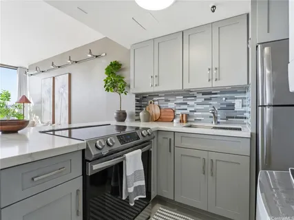 $298,000 | 2499 Kapiolani Boulevard, Unit 3202, Honolulu, HI 96826