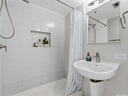 $298,000 | 2499 Kapiolani Boulevard, Unit 3202, Honolulu, HI 96826